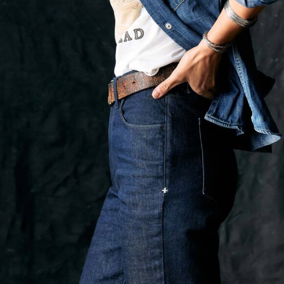 Imogene + Willie Sophie Indigo Rinse Jean 27 - Picture 5 of 13